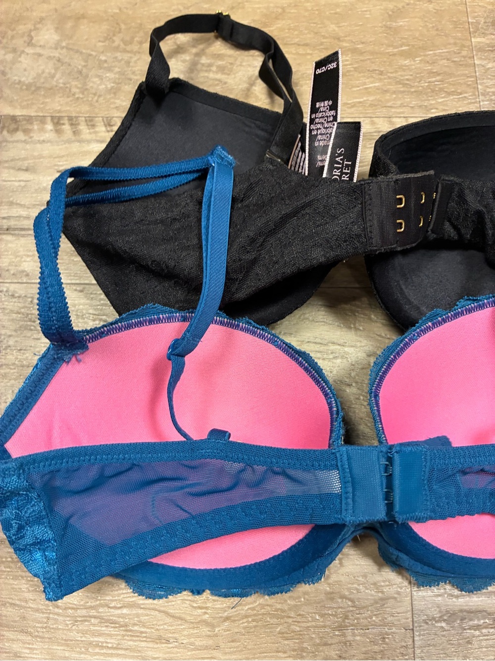 Victoria Secret 2 Push Up Bras PINK Date Logo Lace - Picture 9 of 11